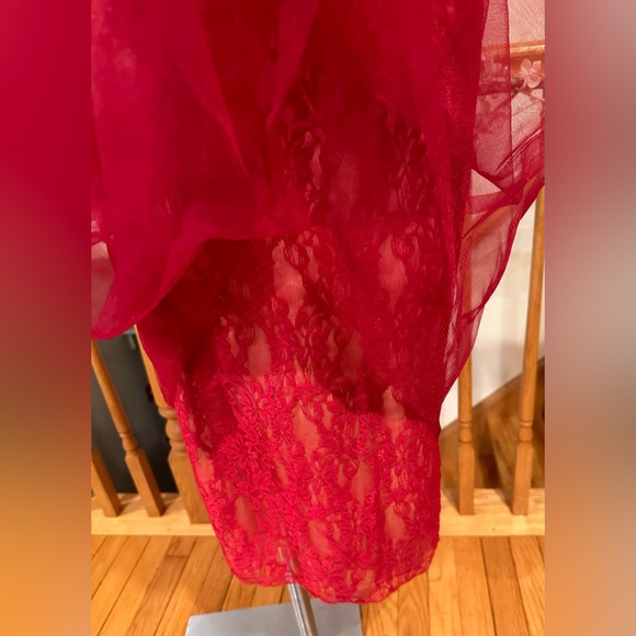 JJ’s House Burgundy NWT Sheath/Column Tea-Length Tulle Cocktail Dress Ruffle Sz4 - Picture 4 of 16